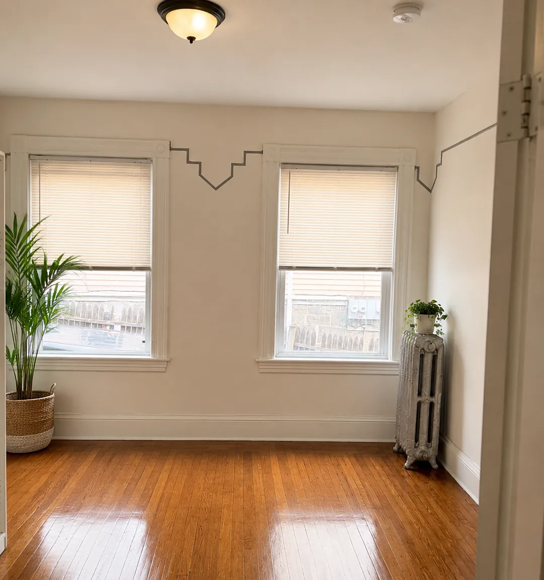 4 bed, 1300 sqft, $950 — Photo 1