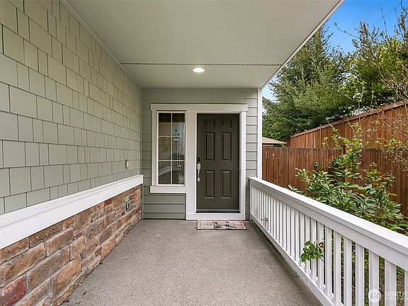3rd image of 3931 177th Street SE