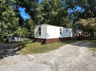 594 Fairgrounds Rd, Jamestown, TN 38556