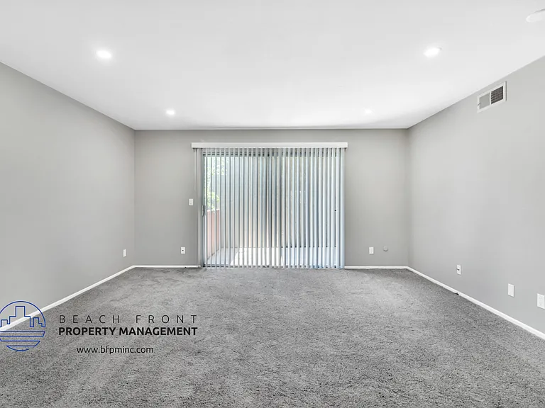 250 E Acacia St — Photo 6