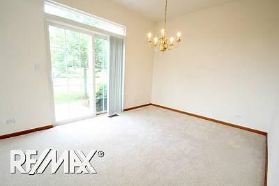 5th image of 305 Robin Glen Ln