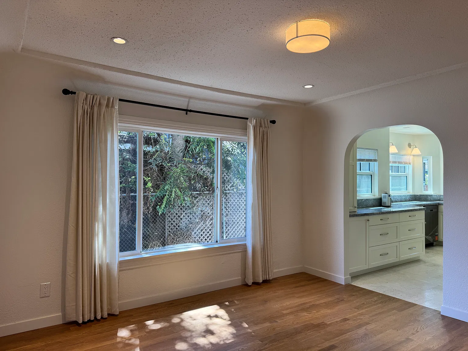 3 bed, 1600 sqft, $5,250 — Photo 4