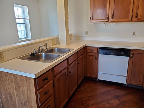 2nd image of 215 E Fulton St APT 407