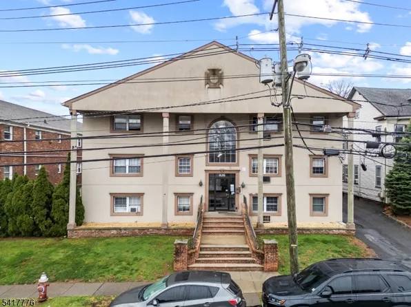 826 W Grand St, Elizabeth City, NJ 07202