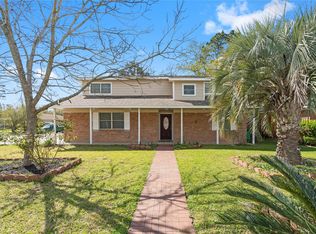 907 Northbend Dr, Baytown, TX 77521