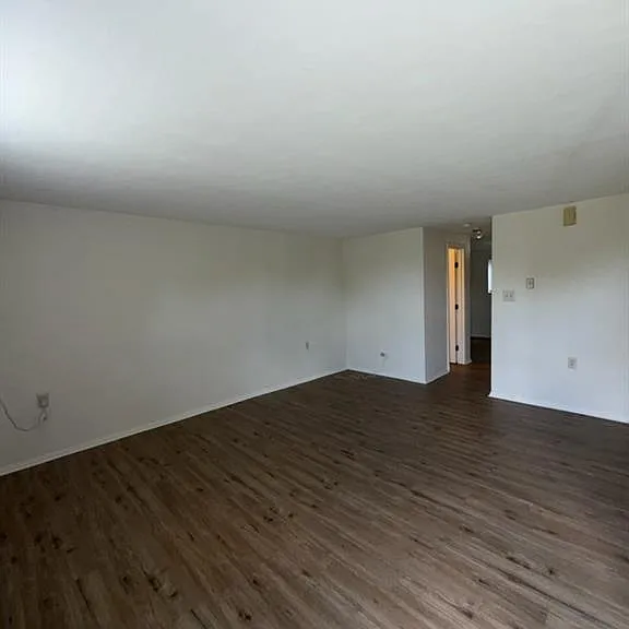 336 Grove St — Photo 3