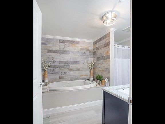 2nd image of 8 Crowninshield St Unit 406