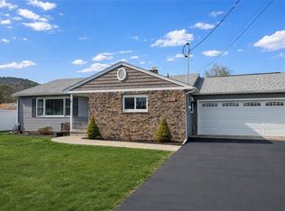 9 Crestview Dr W, Pine City, NY