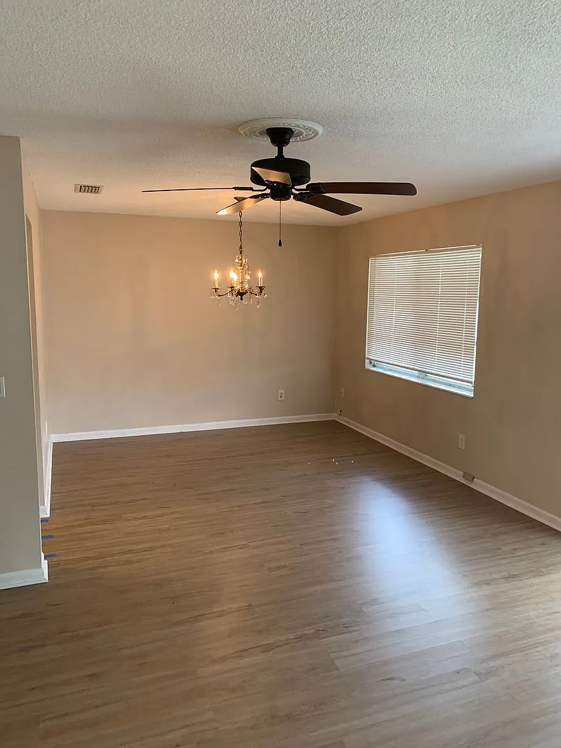 Single Family Home — Photo 4