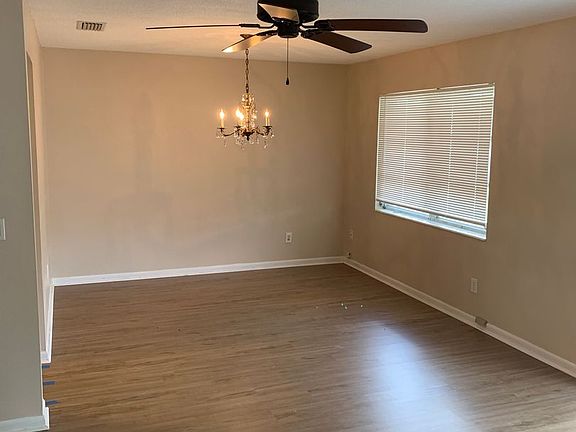 4th image of 1003 Coronado Dr