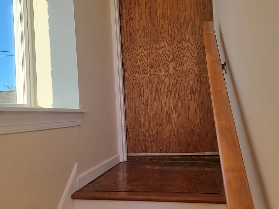 Apt entryway