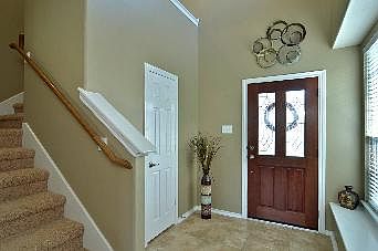 1st image of 22 Bowerbank Ct