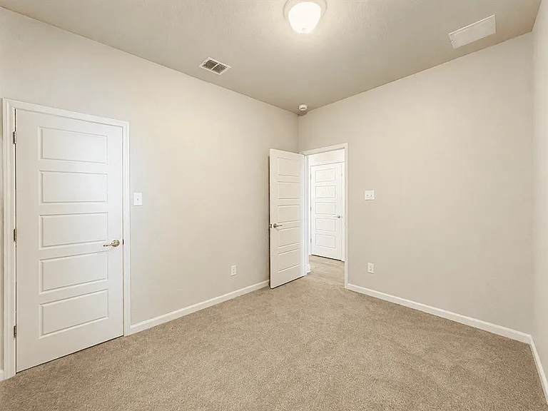 7161 Magnolia Vlg #101 — Photo 12