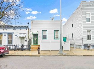 1623 George St, Flushing, NY 11385