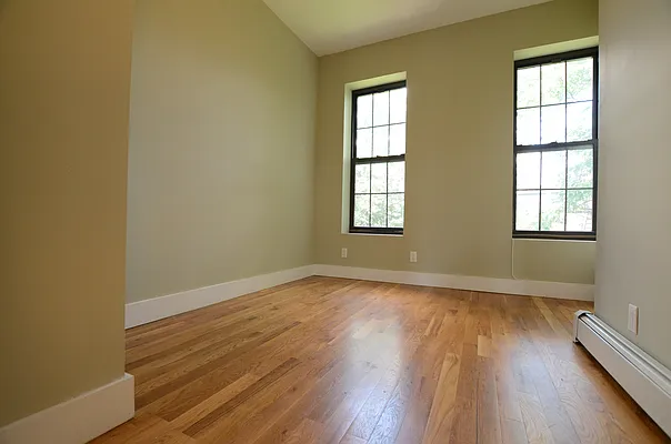 Rented by Miron Realty Group | media 29