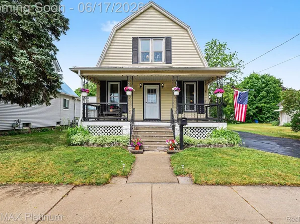 405 N Kiesel St, Bay City, MI 48706