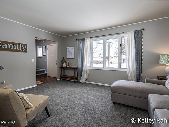 3rd image of 3853 E Norwalk Dr SE