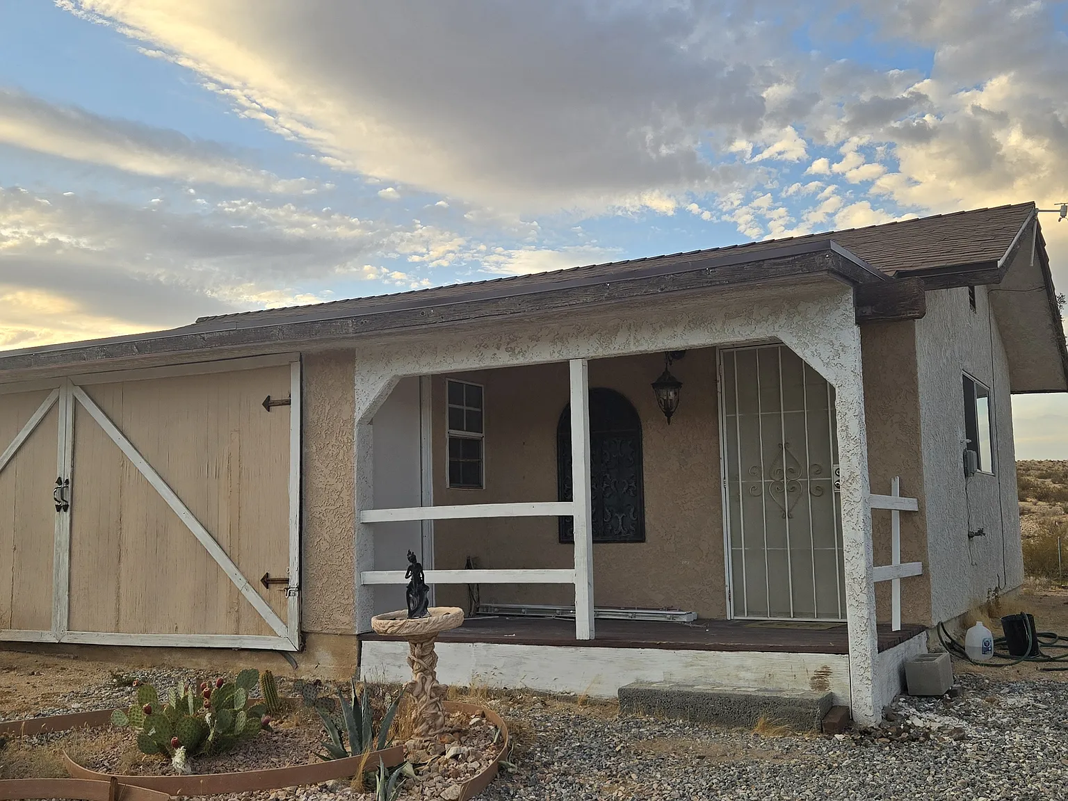 2 bed, 985 sqft, $1,550 — Photo 1