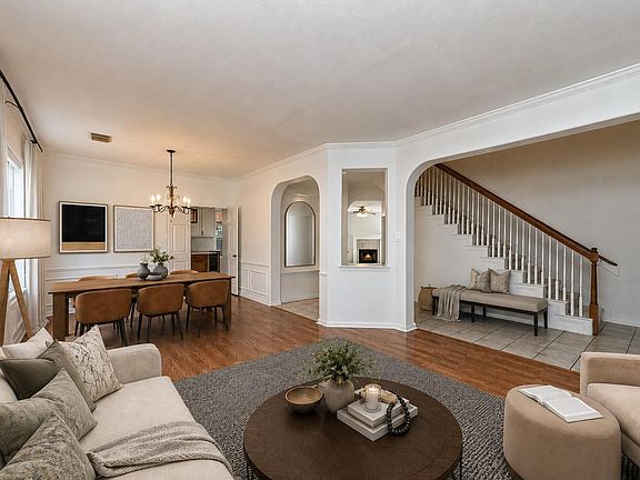 4th image of 5704 Trelawney Ln