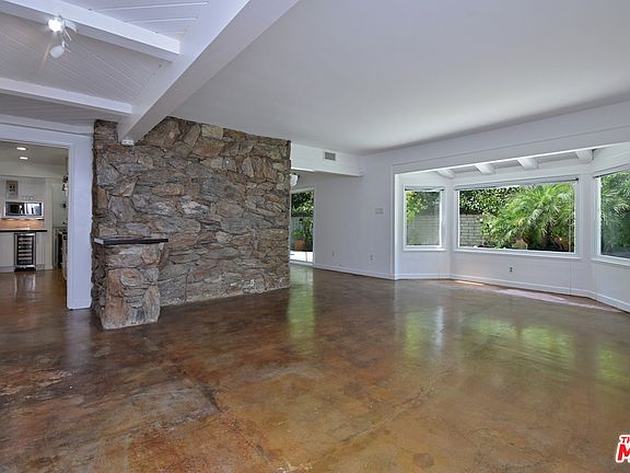 3rd image of 2037 N Beverly Dr