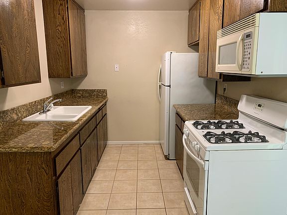 5th image of 11140 Poplar St #C