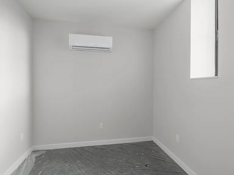 635 Main St #200 — Photo 8