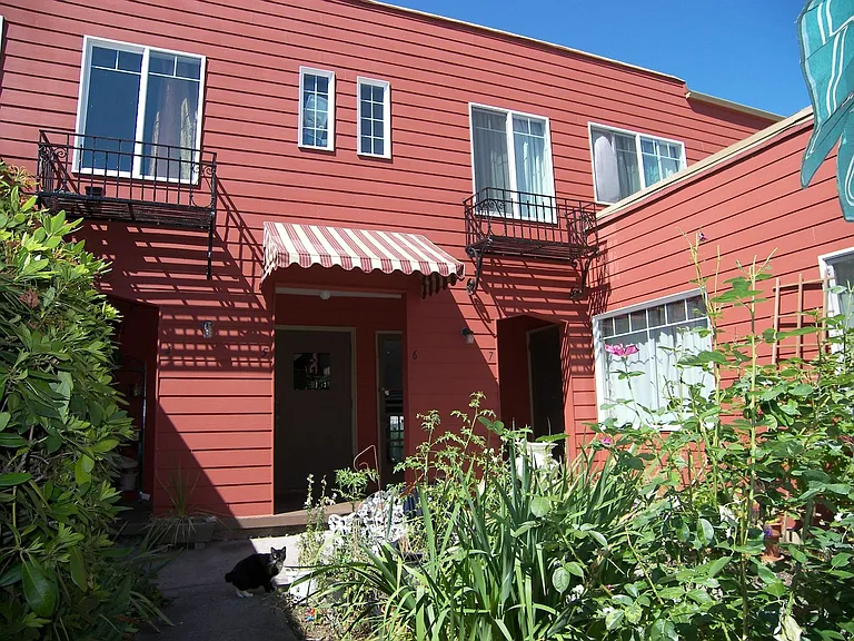 3117 SE Ankeny St #1-10 — Photo 2