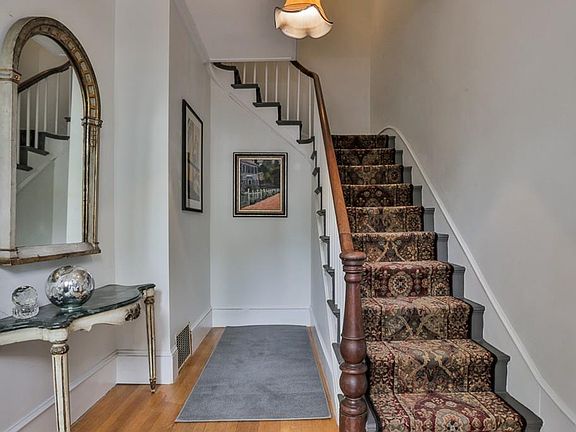 2nd image of 18 Allen St