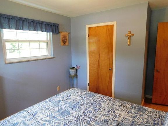 3rd image of 7298 Jamerine Ct
