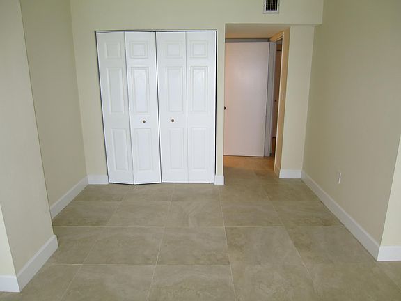 3rd image of 600 NE 36th St Penthouse 16