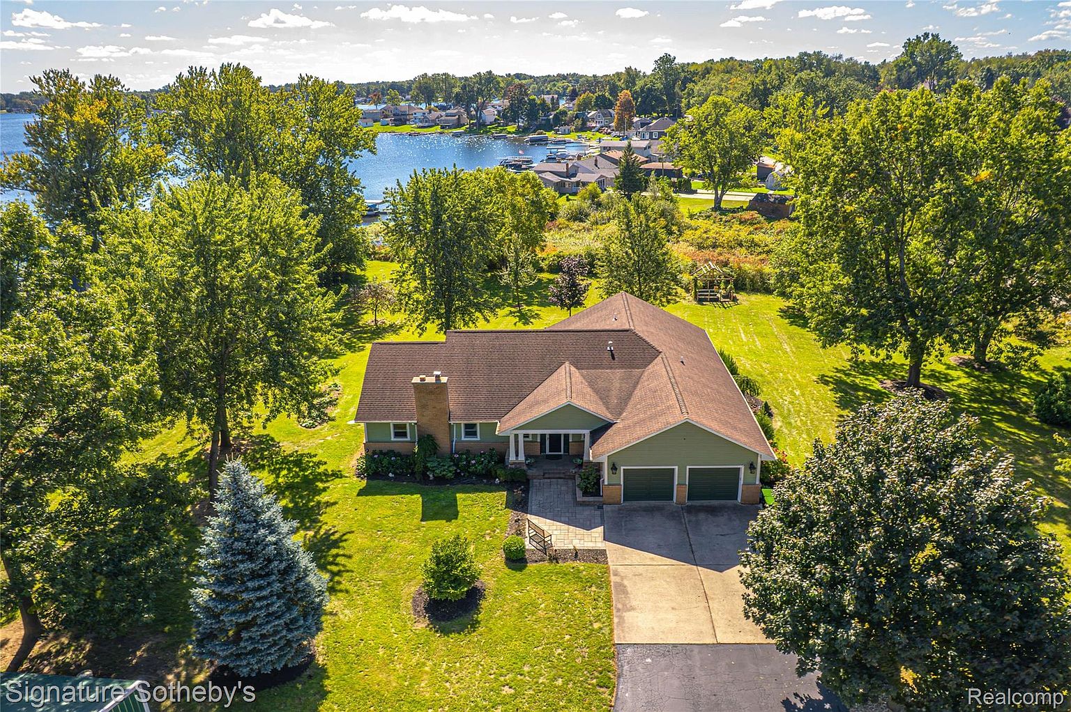 500 Lakeside Dr, photo 2