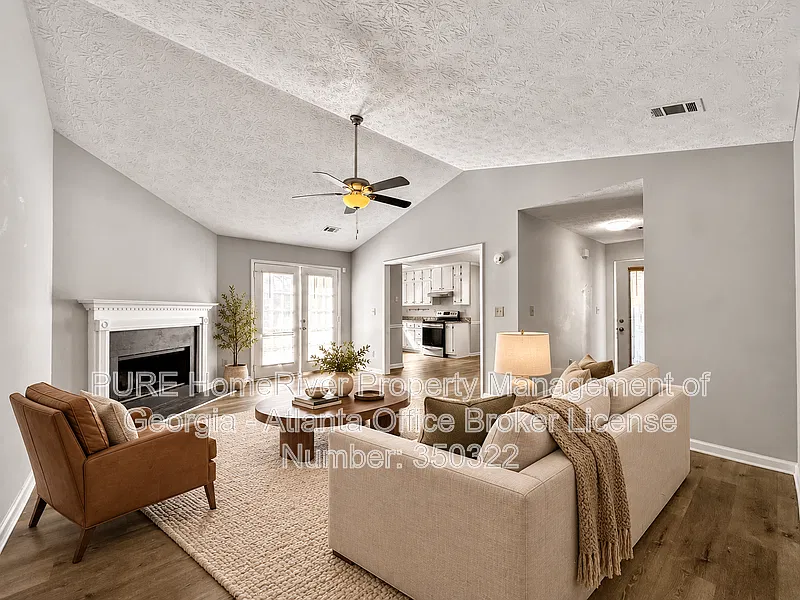 3 bed, 2.0 bath, 1532 sqft, $2,195 — Photo 2