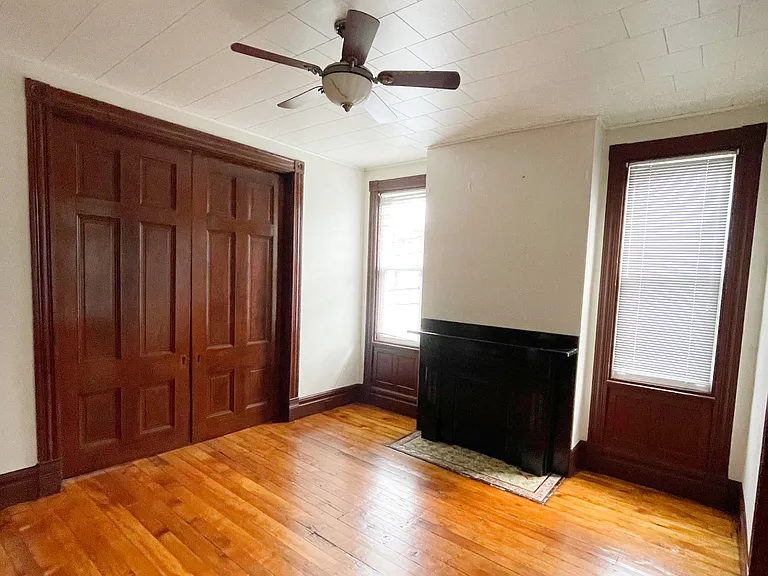 1607 Sarah St #2 — Photo 5