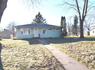 30880 N Lakes Trl, Lindstrom, MN 55045