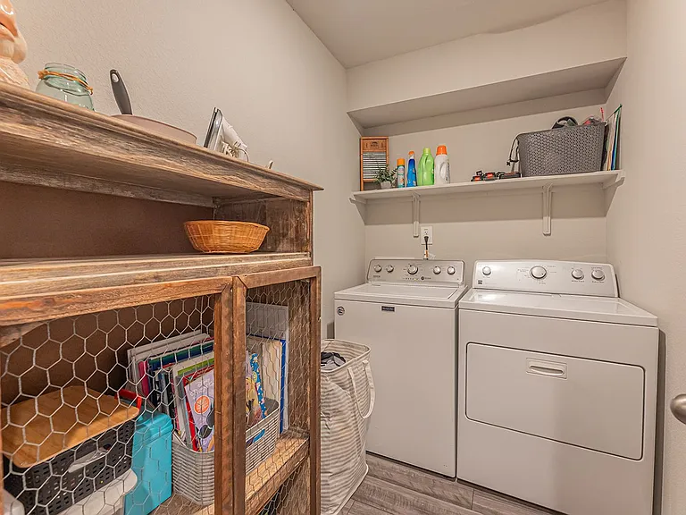 2306 Aylesbury Dr — Photo 10