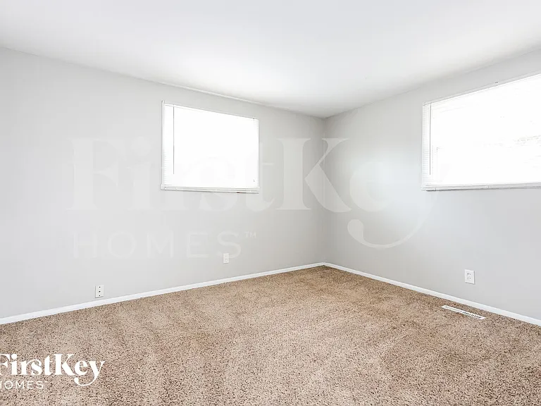 316 Amarillo Dr — Photo 4