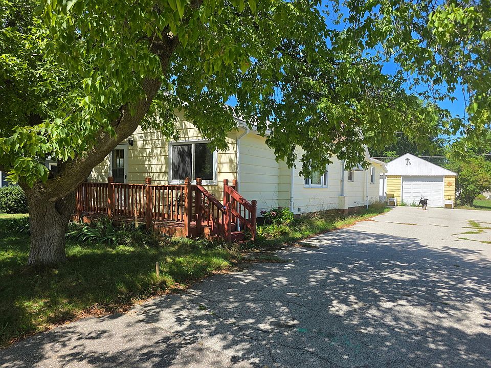 1st image of 913 Lawndale St