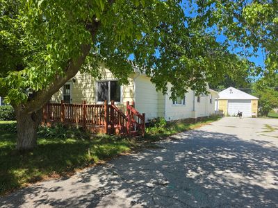 913 Lawndale St, Ludington, MI, 49431