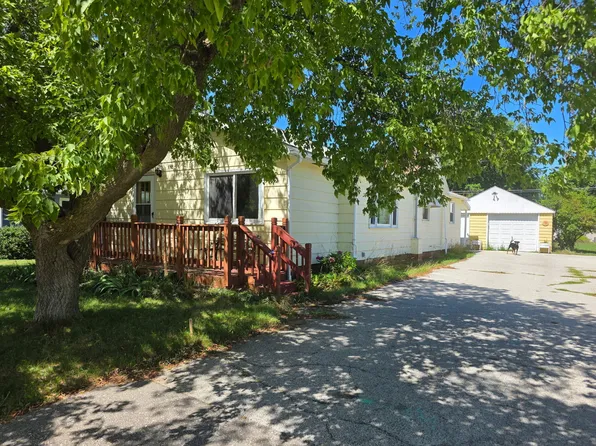 913 Lawndale St, Ludington, MI 49431