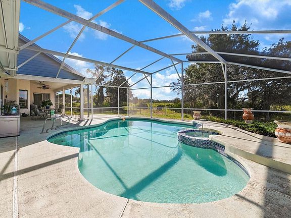 5th image of 610 Loma Bonita Drive