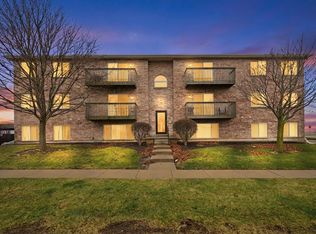 575 Strack St #302, Cortland, IL 60112