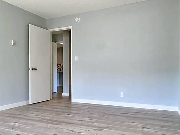 5th image of 2130 Fair Park Ave APT 308