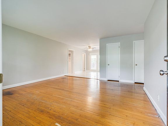 4th image of 104 Miner Cir