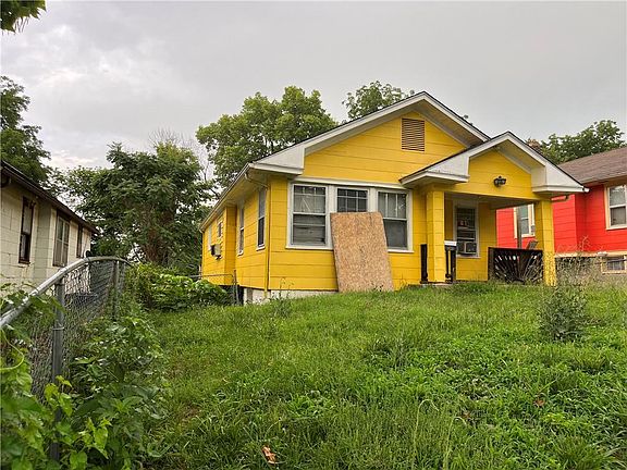 5th image of 3807 Mersington Ave