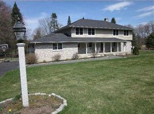 5 Rennie Dr, Andover, MA 01810