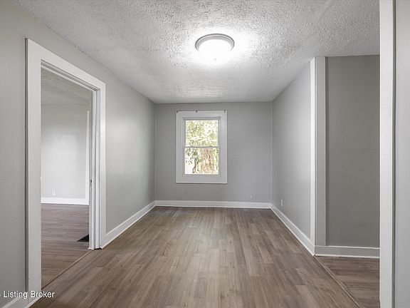 4th image of 1811 Rockford Ln