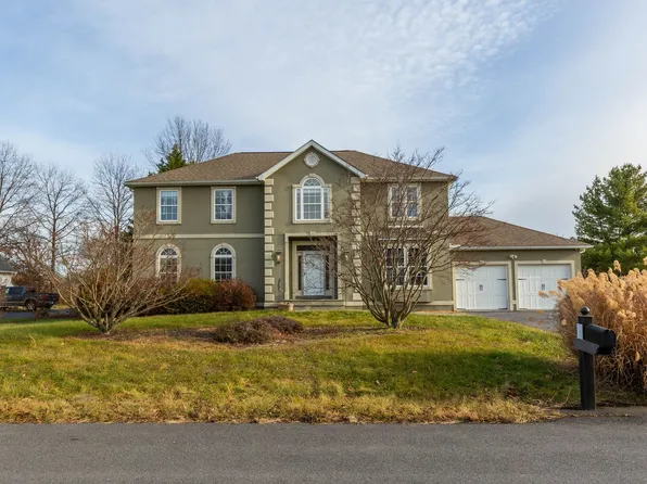 180 Muirfield Ct, Charles Town, WV 25414