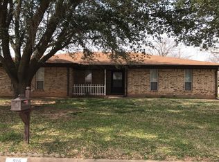 916 Kathryn St, Burkburnett, TX 76354