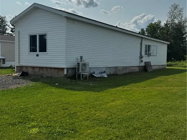 17 Russell Dr, Salisbury, NB E4J 2R3