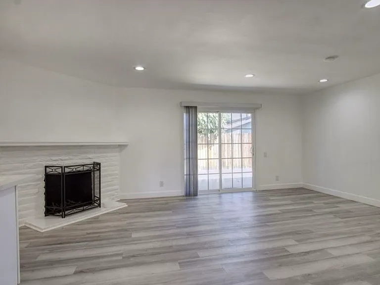 23909 Vanowen St — Photo 4